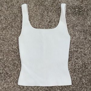 ARITZIA Babaton Sculpt Knit Tank. White size XS.